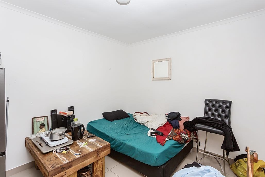8 Bedroom Property for Sale in Phoenix Western Cape